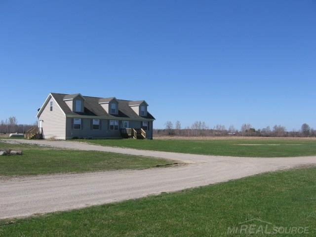 8595 Gibbons Road Jeddo, MI 48032 - Photo 6 of 43 31240761-5.JPG