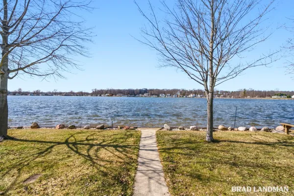 $624,900 | 1980 Parker Drive, Wayland, MI 49348