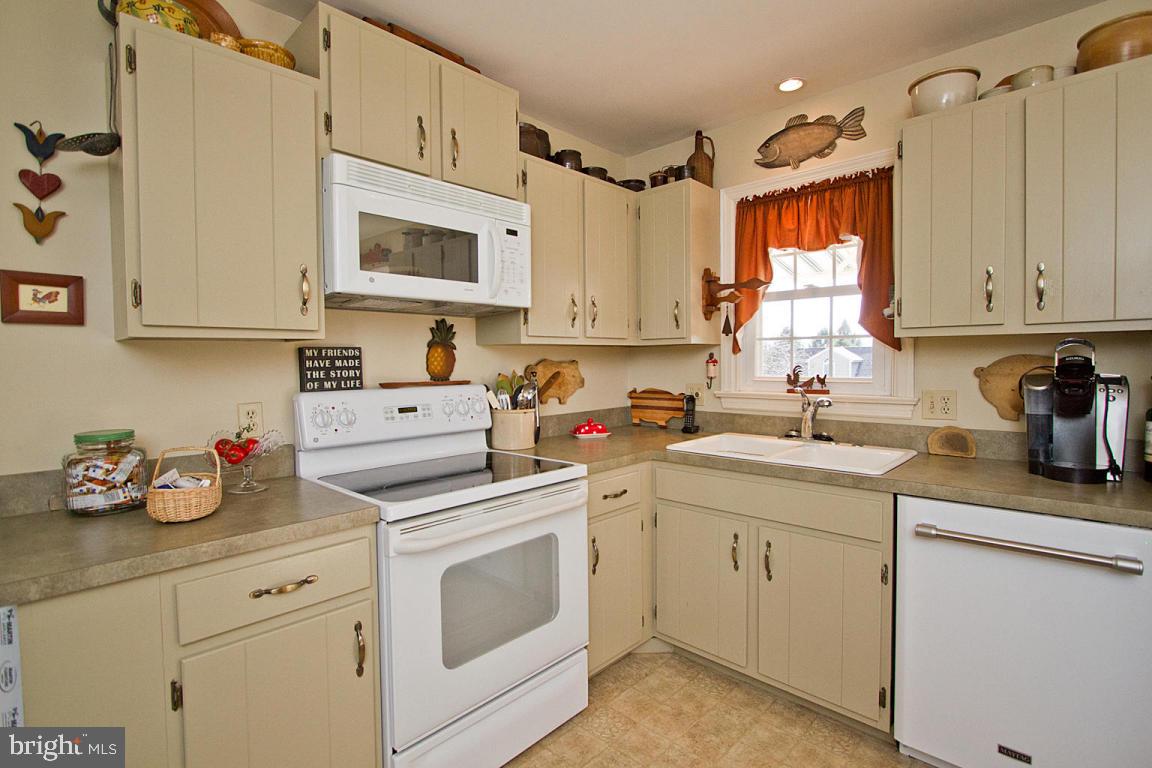 342 Delp Road Lancaster, PA 17601 - Photo 8 of 37 Gallery Image 8