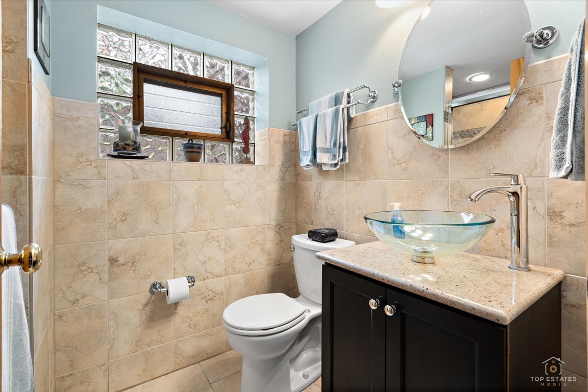 532 North Redfield Court Park Ridge, IL 60068 - Photo 24 of 32