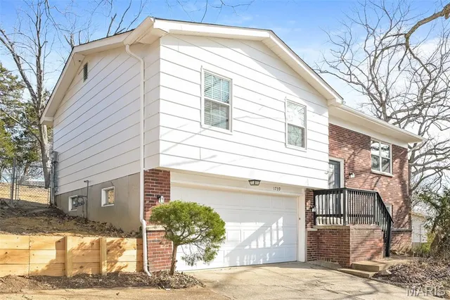 $2,065 | 1739 Hilltop Lane, Arnold, MO 63010