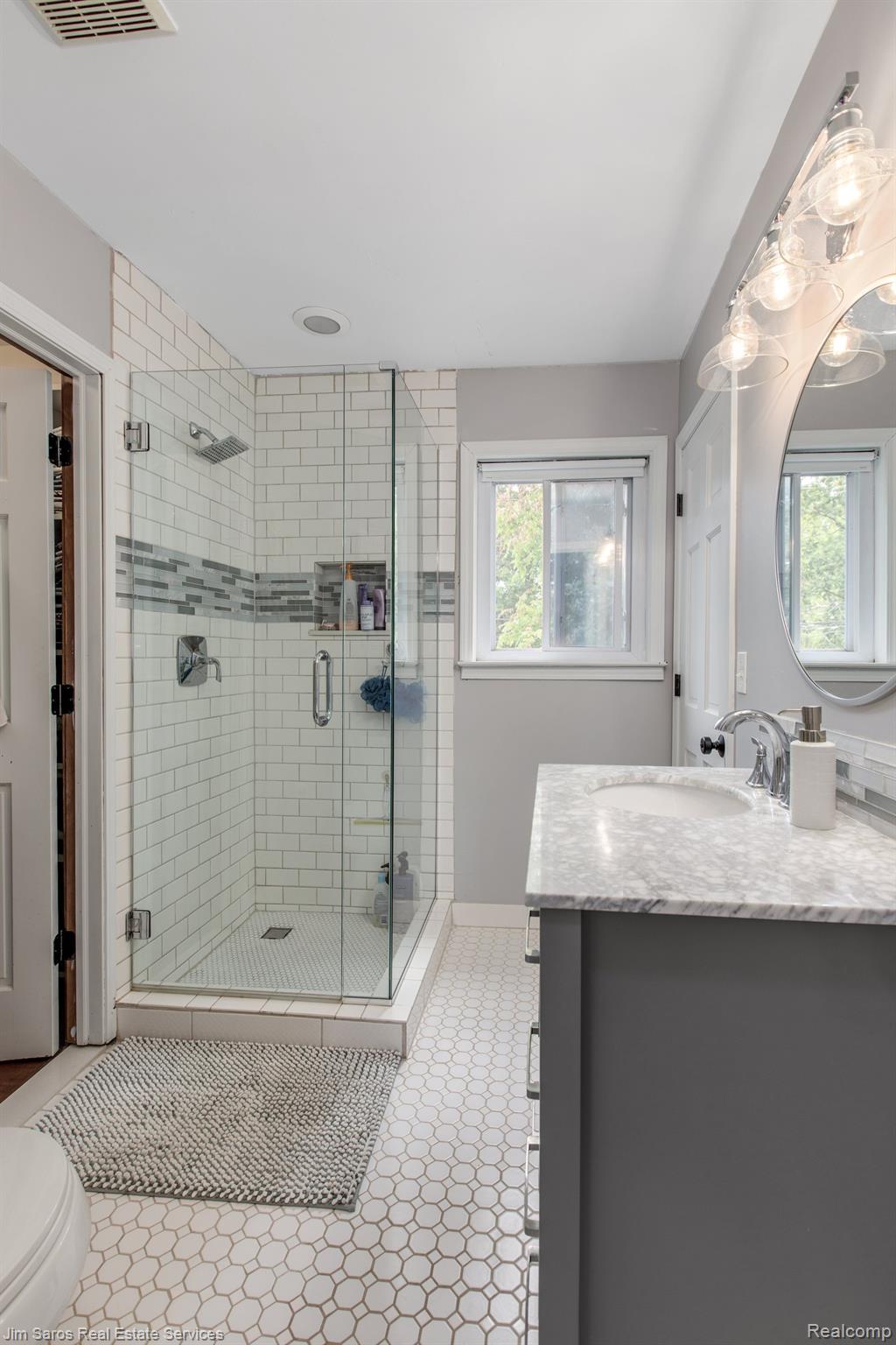 2244 Hampton Road Grosse Pointe, MI 48236 - Photo 16 of 26 Gallery Image 16