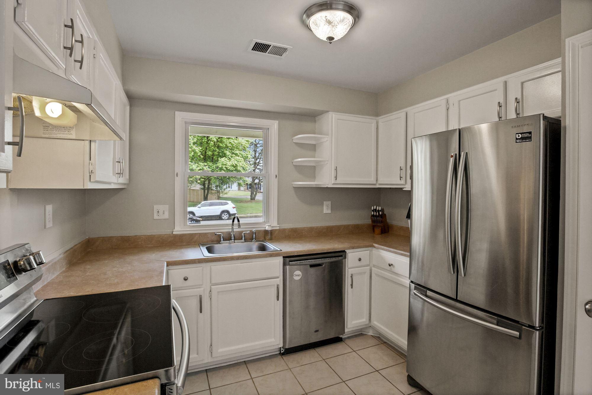 4338 Rolling Stone Way Alexandria, VA 22306 - Photo 11 of 37 Kitchen