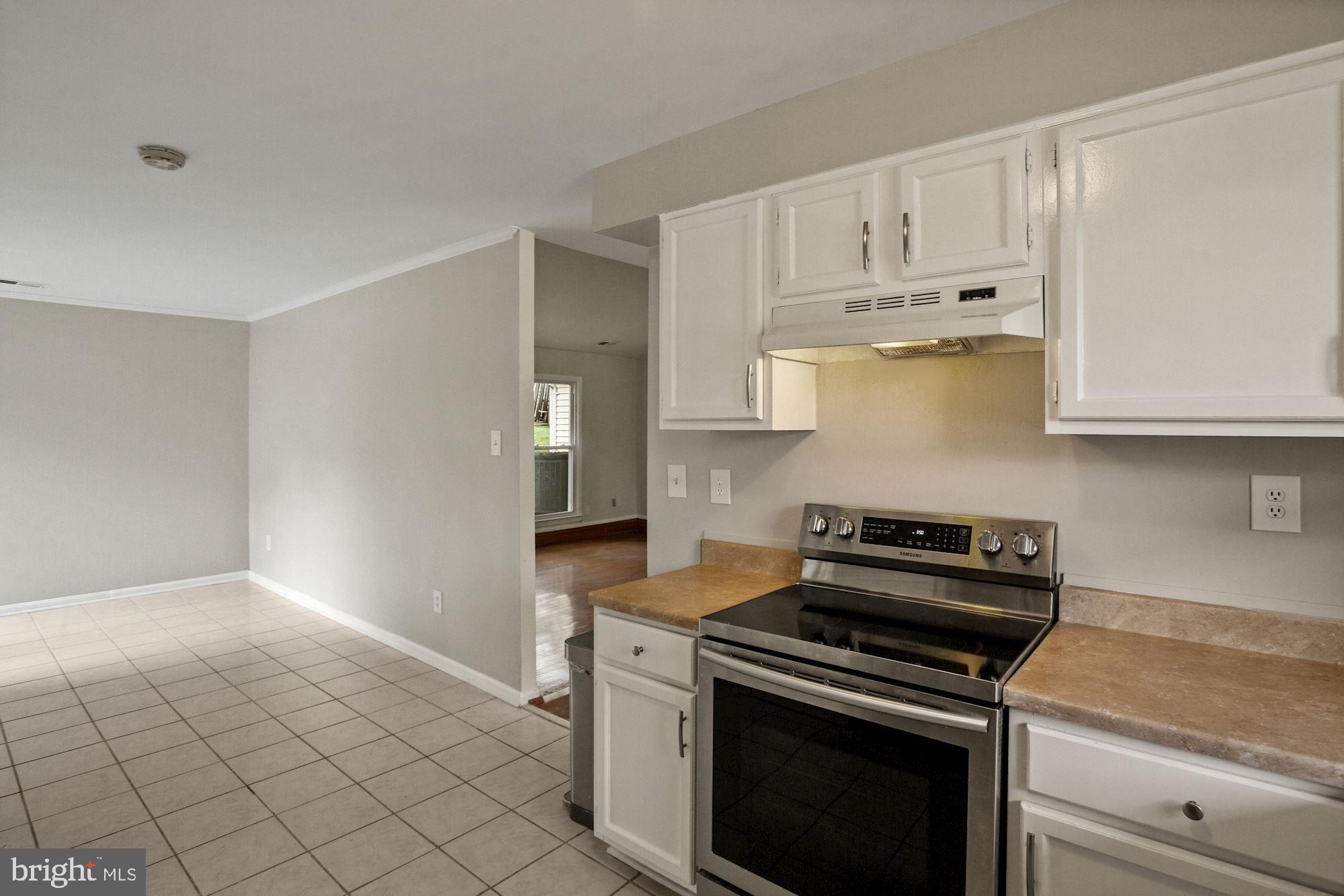 4338 Rolling Stone Way Alexandria, VA 22306 - Photo 14 of 37 Kitchen