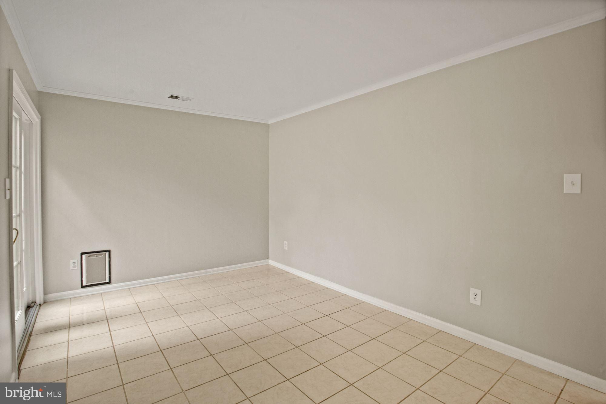 4338 Rolling Stone Way Alexandria, VA 22306 - Photo 16 of 37 Family Room