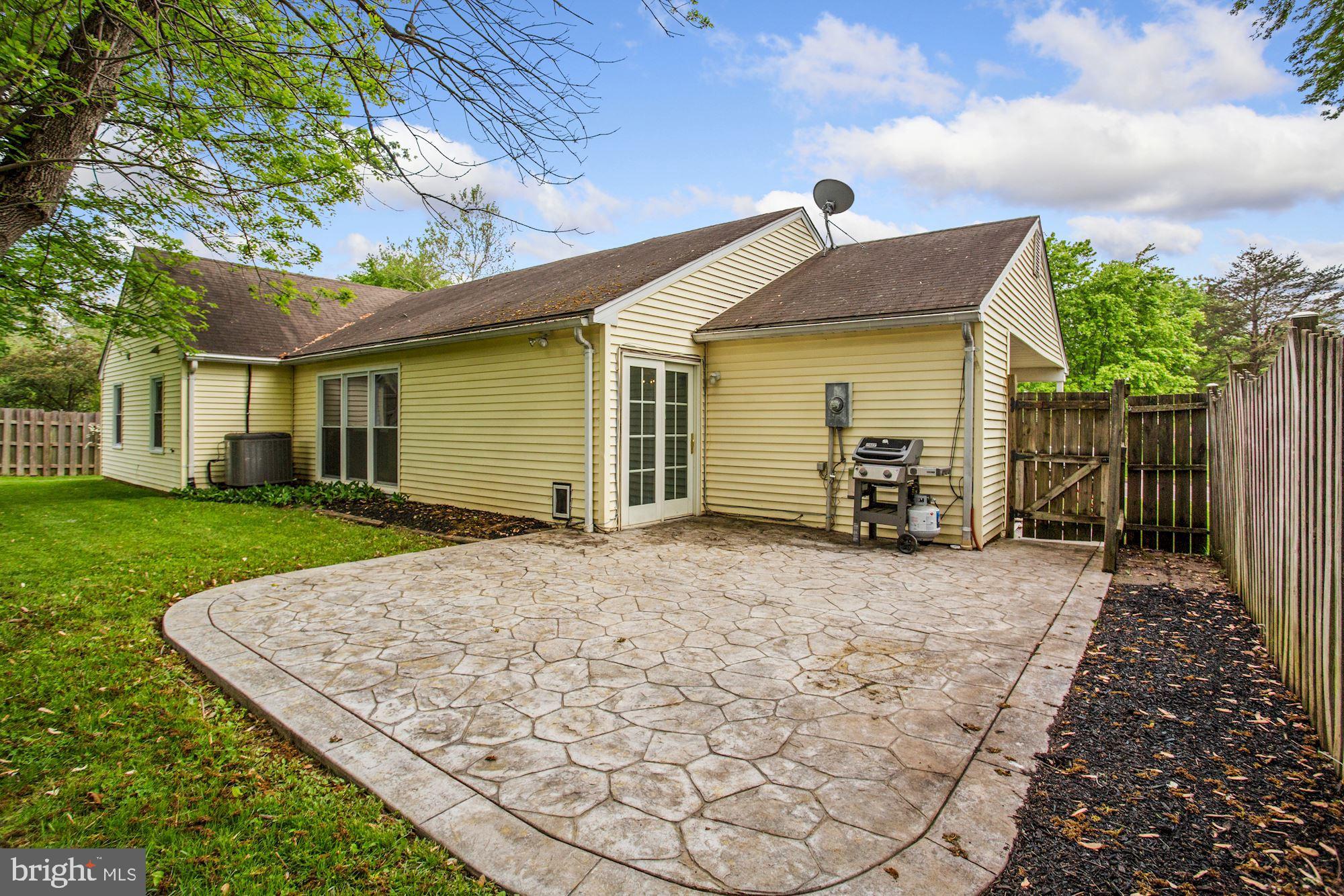 4338 Rolling Stone Way Alexandria, VA 22306 - Photo 34 of 37 Stone Patio