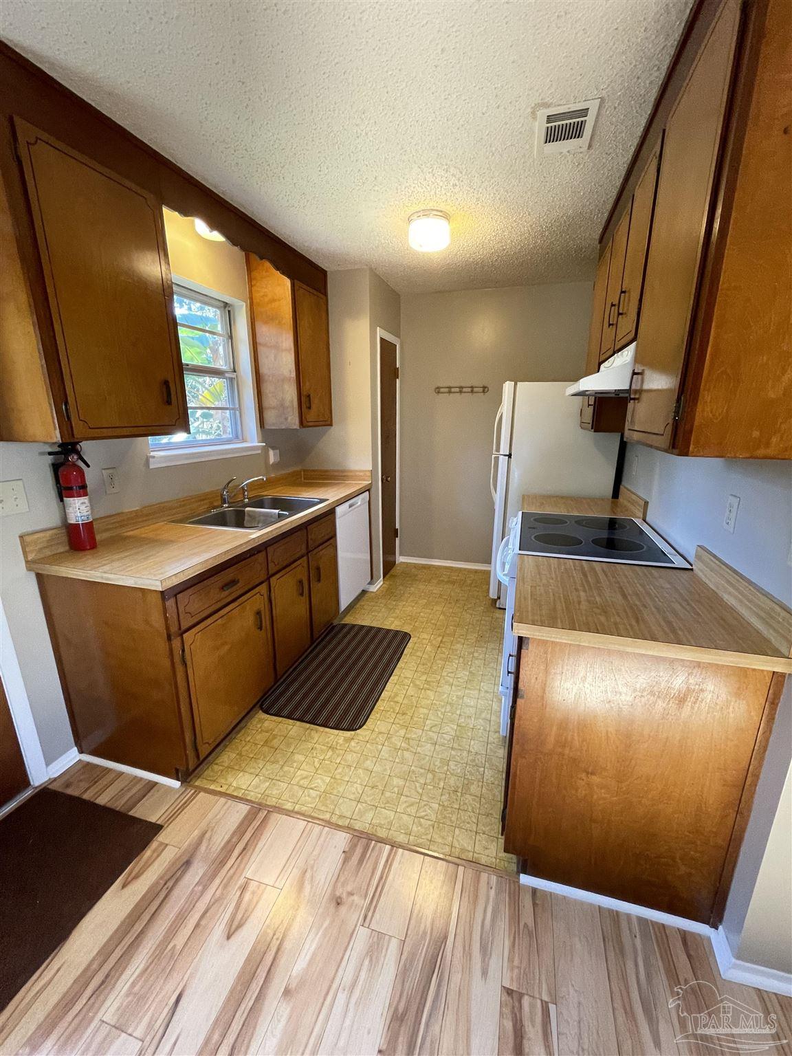 5713 Scotland Road Pensacola, FL 32526 - Photo 7 of 28 Gallery Image 7