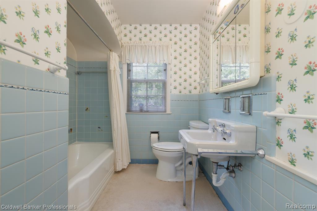 1018 Harvard Road Grosse Pointe, MI 48230 - Photo 25 of 40