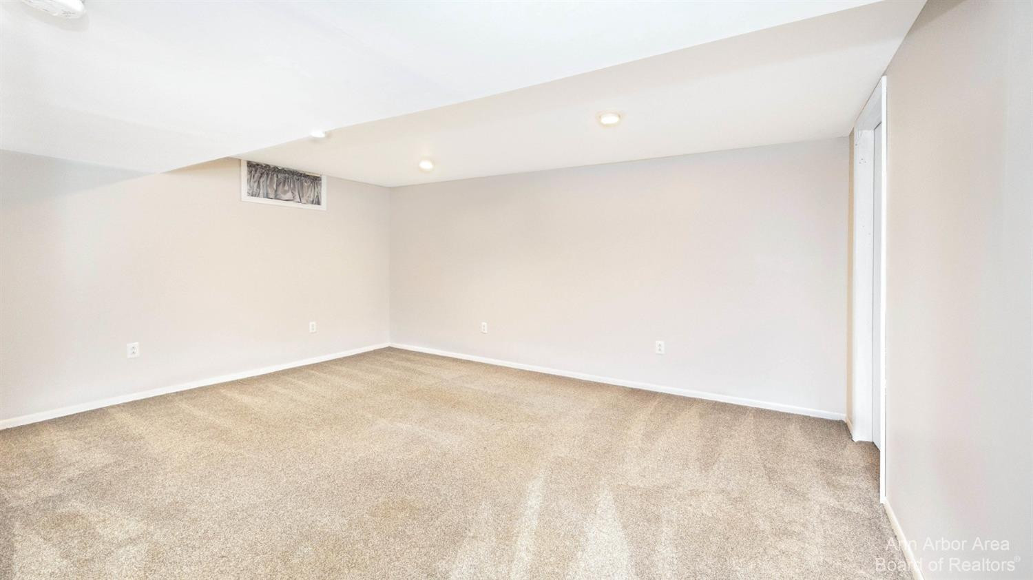 1255 Newport Road Ann Arbor, MI 48103 - Photo 26 of 34 Photo 26