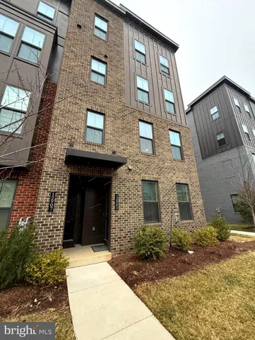$620,000 | 12905 Sunrise Ridge Alley, Unit 77, Herndon, VA 20171