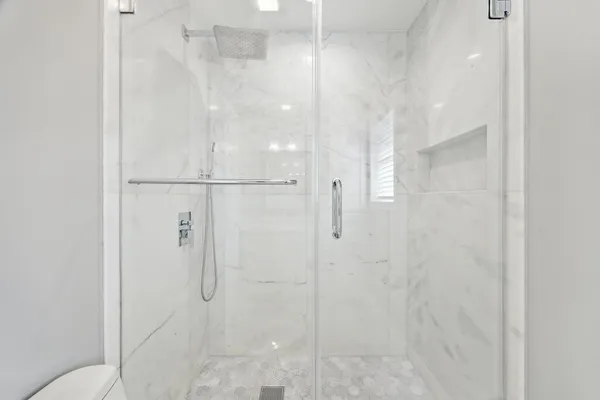 $3,000 | 4530 T C Jester Boulevard, Houston, TX 77018