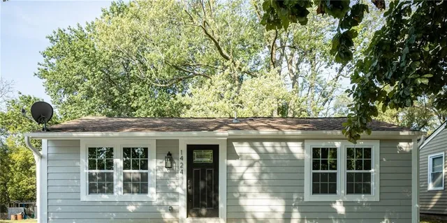 $179,900 | 1424 South Liberty Street, Independence, MO 64055