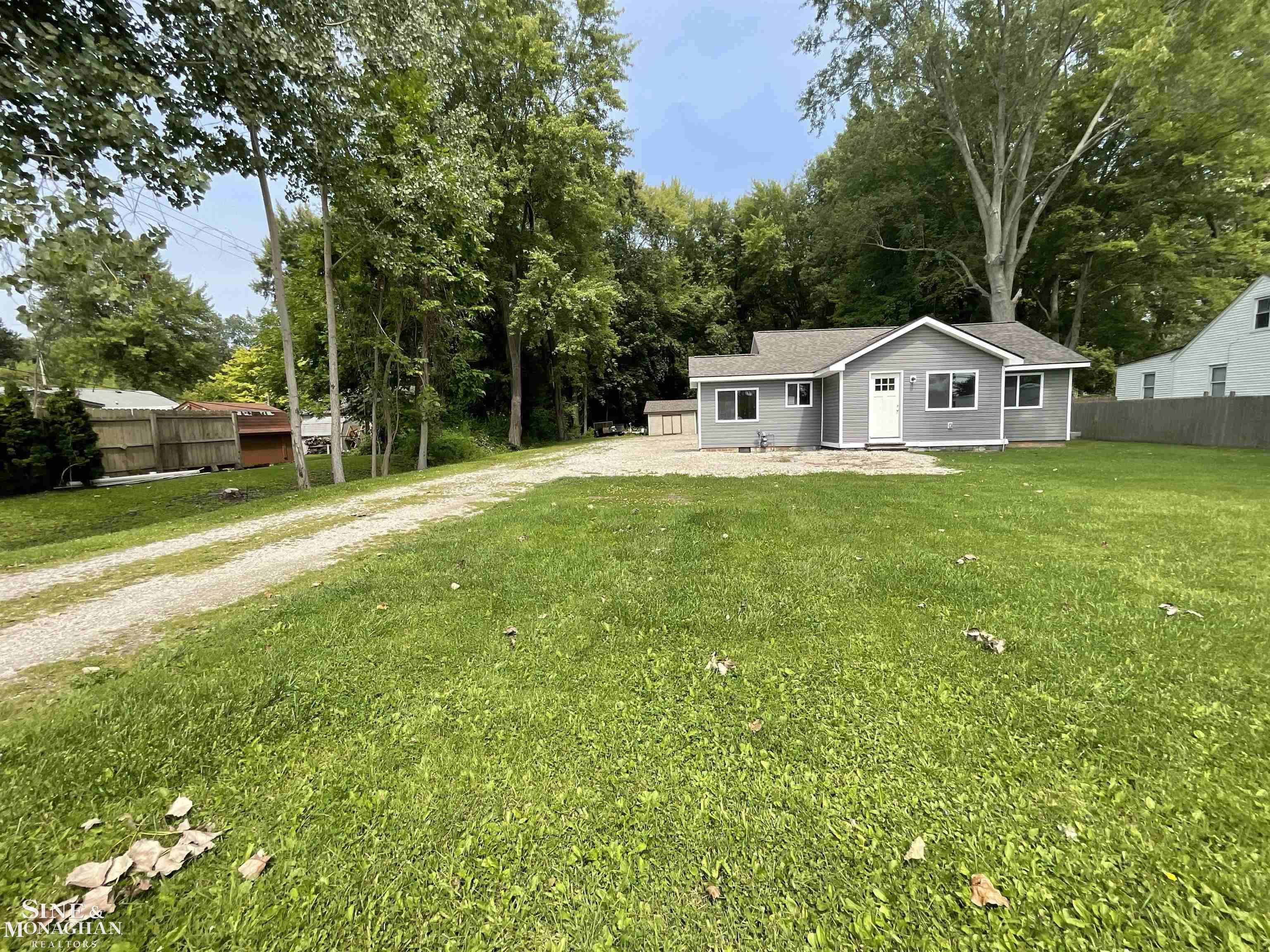 4628 Taft Road Algonac, MI 48001 - Photo 5 of 41 50119519-4.JPG
