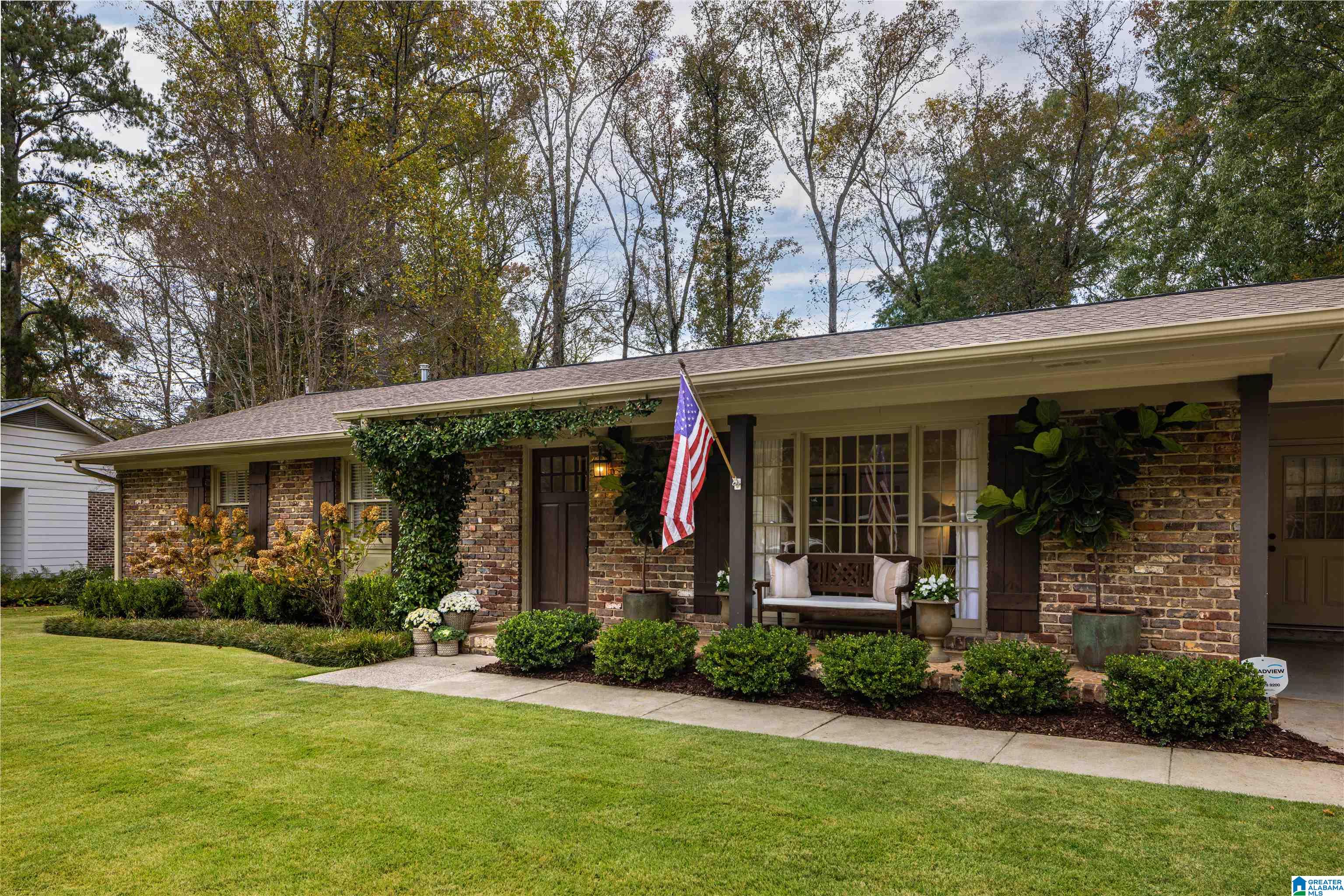 4324 Mountaindale Road Birmingham, AL 35213 - Photo 3 of 45
