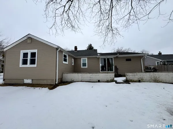 $355,000 | 10 Hamilton Court, Enfield, CT 06082