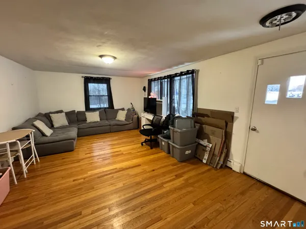$360,000 | 10 Hamilton Court, Enfield, CT 06082