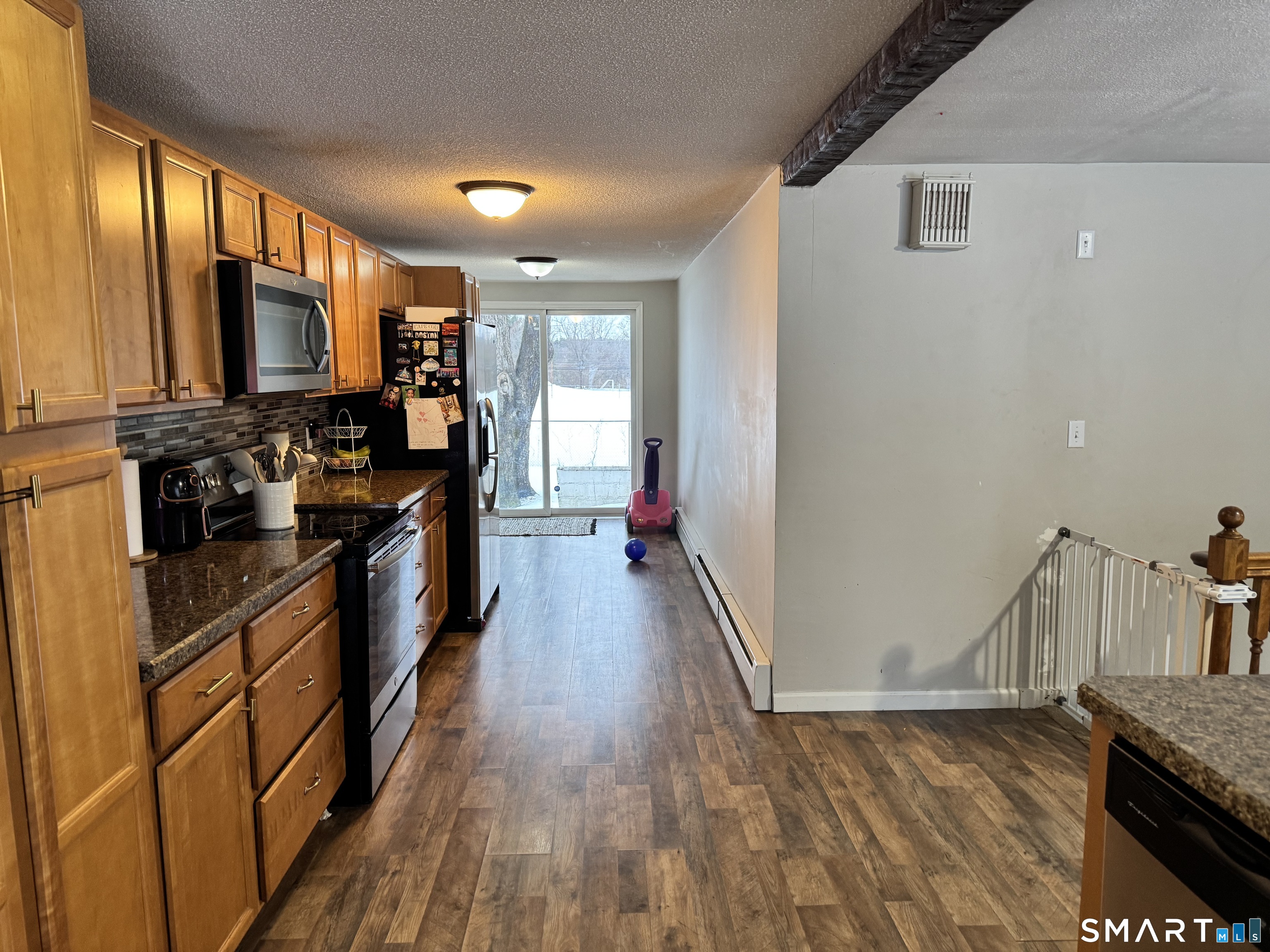 10 Hamilton Court Enfield, CT 06082 - Photo 4 of 12