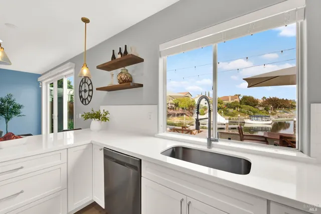 $1,645,000 | 90 South Newport Drive, Napa, CA 94559