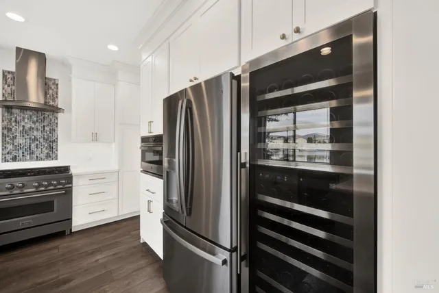 $1,645,000 | 90 South Newport Drive, Napa, CA 94559