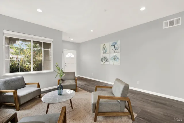 $1,645,000 | 90 South Newport Drive, Napa, CA 94559