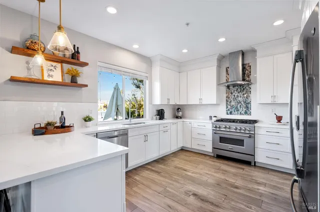 $1,645,000 | 90 South Newport Drive, Napa, CA 94559