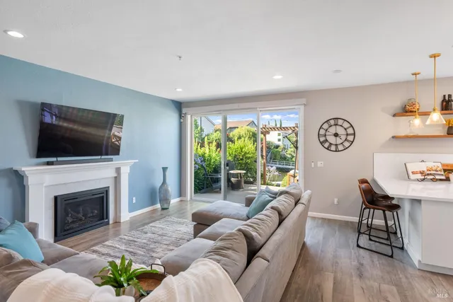 $1,645,000 | 90 South Newport Drive, Napa, CA 94559