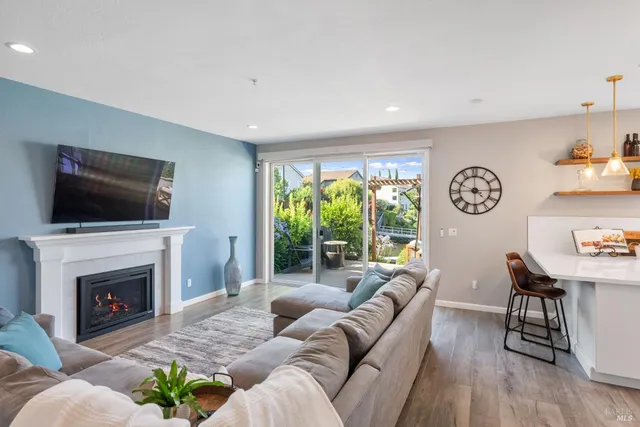 $1,645,000 | 90 South Newport Drive, Napa, CA 94559