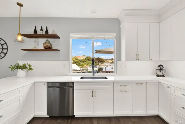 $1,645,000 | 90 South Newport Drive, Napa, CA 94559