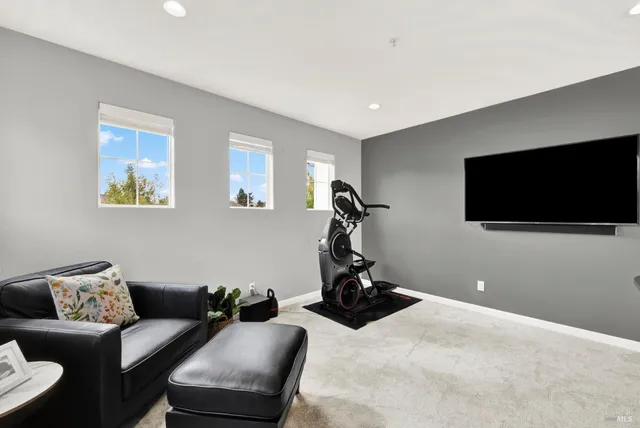 $1,645,000 | 90 South Newport Drive, Napa, CA 94559