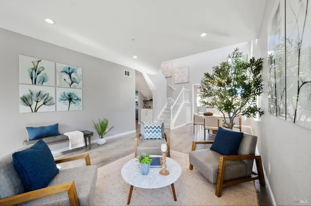 $1,645,000 | 90 South Newport Drive, Napa, CA 94559