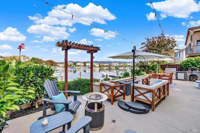 $1,645,000 | 90 South Newport Drive, Napa, CA 94559