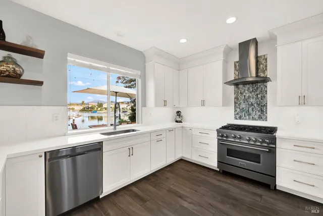 $1,645,000 | 90 South Newport Drive, Napa, CA 94559