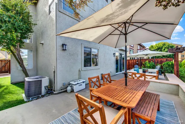 $1,645,000 | 90 South Newport Drive, Napa, CA 94559