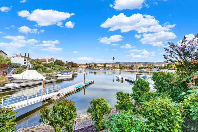 $1,645,000 | 90 South Newport Drive, Napa, CA 94559