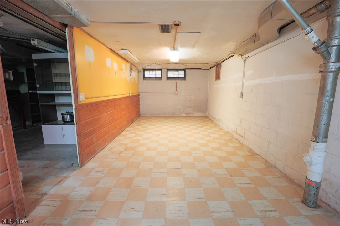 2373 South Taylor Road Cleveland, OH 44118 - Photo 32 of 33 Gallery Image 32