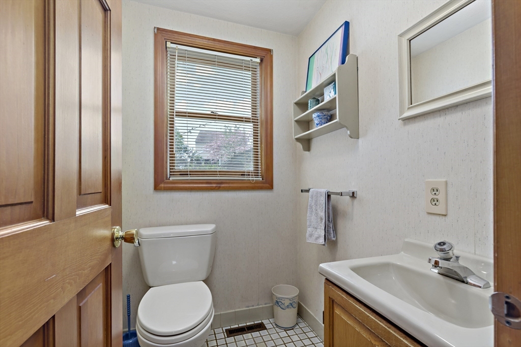60 Como Road Boston, MA 02136 - Photo 6 of 36 Gallery Image 6