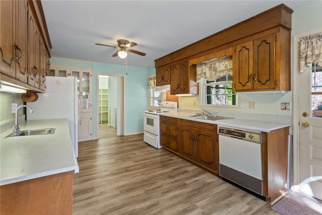 711 Pinecrest Court Walhalla, SC 29691 - Photo 10 of 48