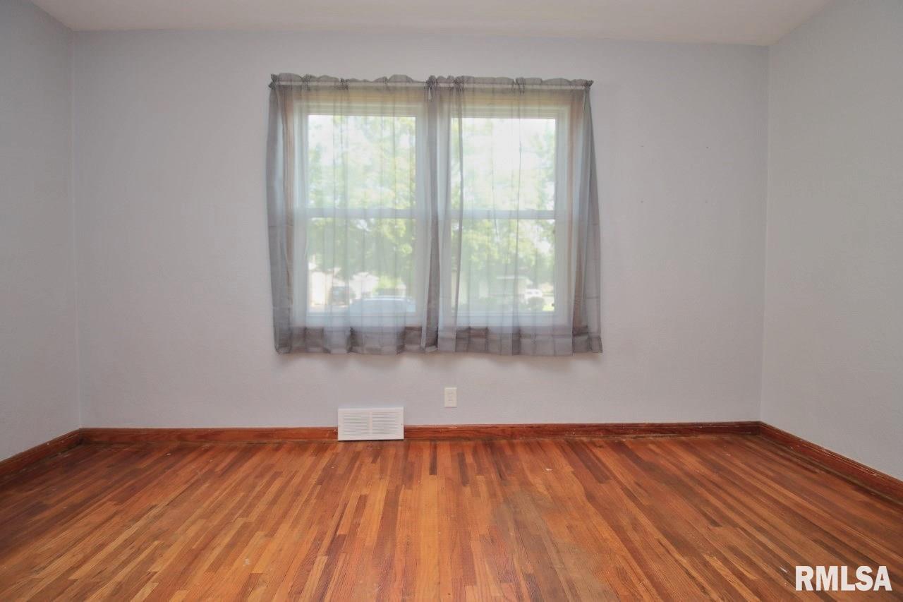 1422 Tennell Road Pekin, IL 61554 - Photo 19 of 33 Gallery Image 19