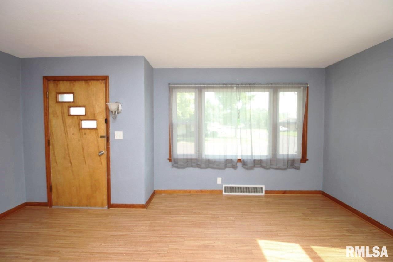 1422 Tennell Road Pekin, IL 61554 - Photo 3 of 33 Gallery Image 3
