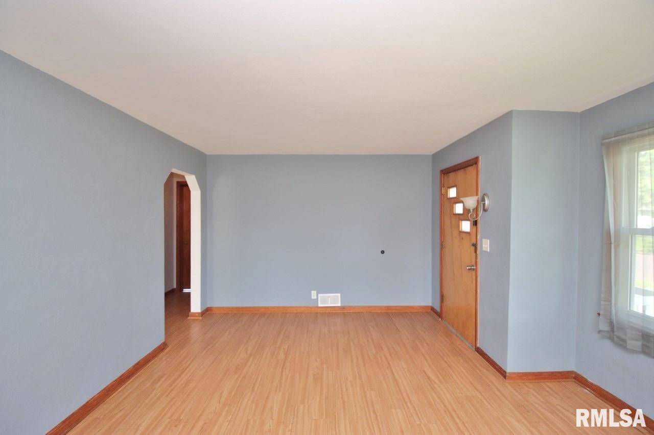 1422 Tennell Road Pekin, IL 61554 - Photo 4 of 33 Gallery Image 4
