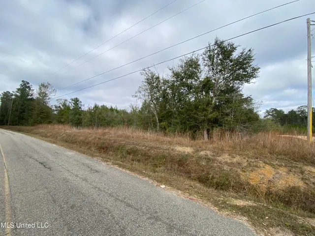 $480,000 | 3600 Road 528, Kiln, MS 39556