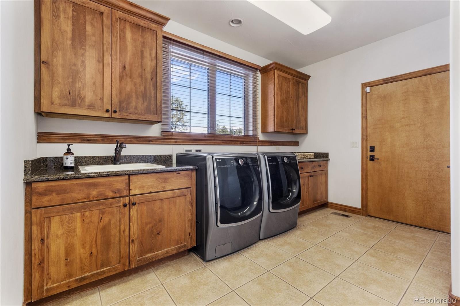 590 Cumberland Road Larkspur, CO 80118 - Photo 23 of 44