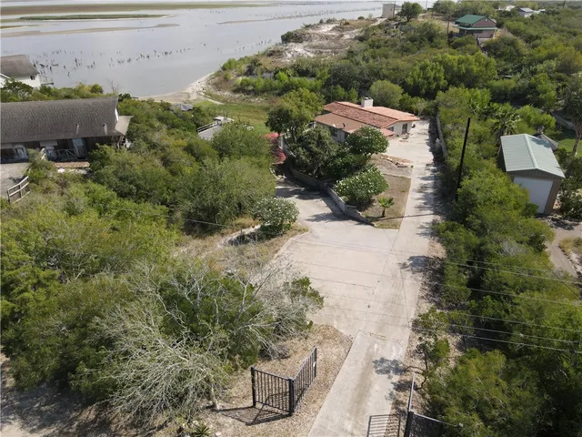 $1,450 | 560 South Vista Drive, Sandia, TX 78383