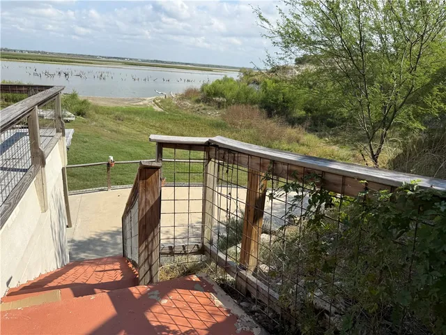 $1,450 | 560 South Vista Drive, Sandia, TX 78383