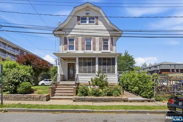 $3,000 | 90 Dewitt Place, Unit 2, Hackensack, NJ 07601