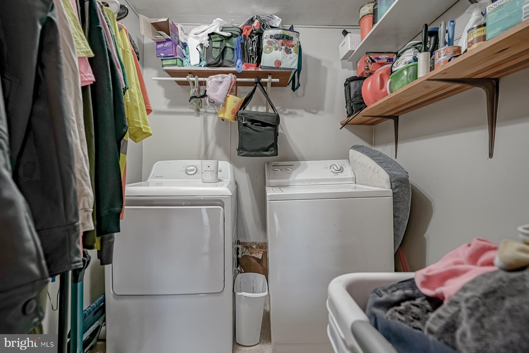 15 Nottingham Road Pennsville, NJ 08070 - Photo 18 of 35 Laundry room located in kitchen
