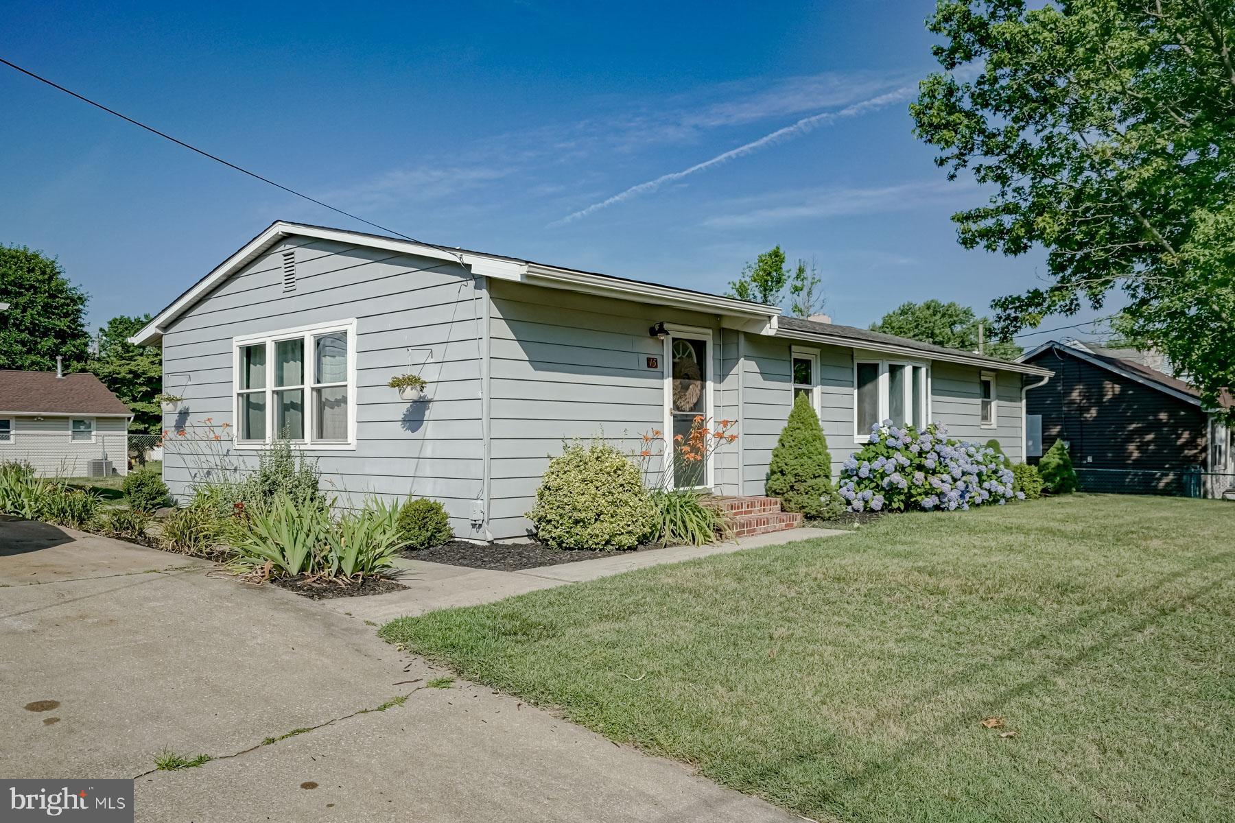 15 Nottingham Road Pennsville, NJ 08070 - Photo 2 of 35