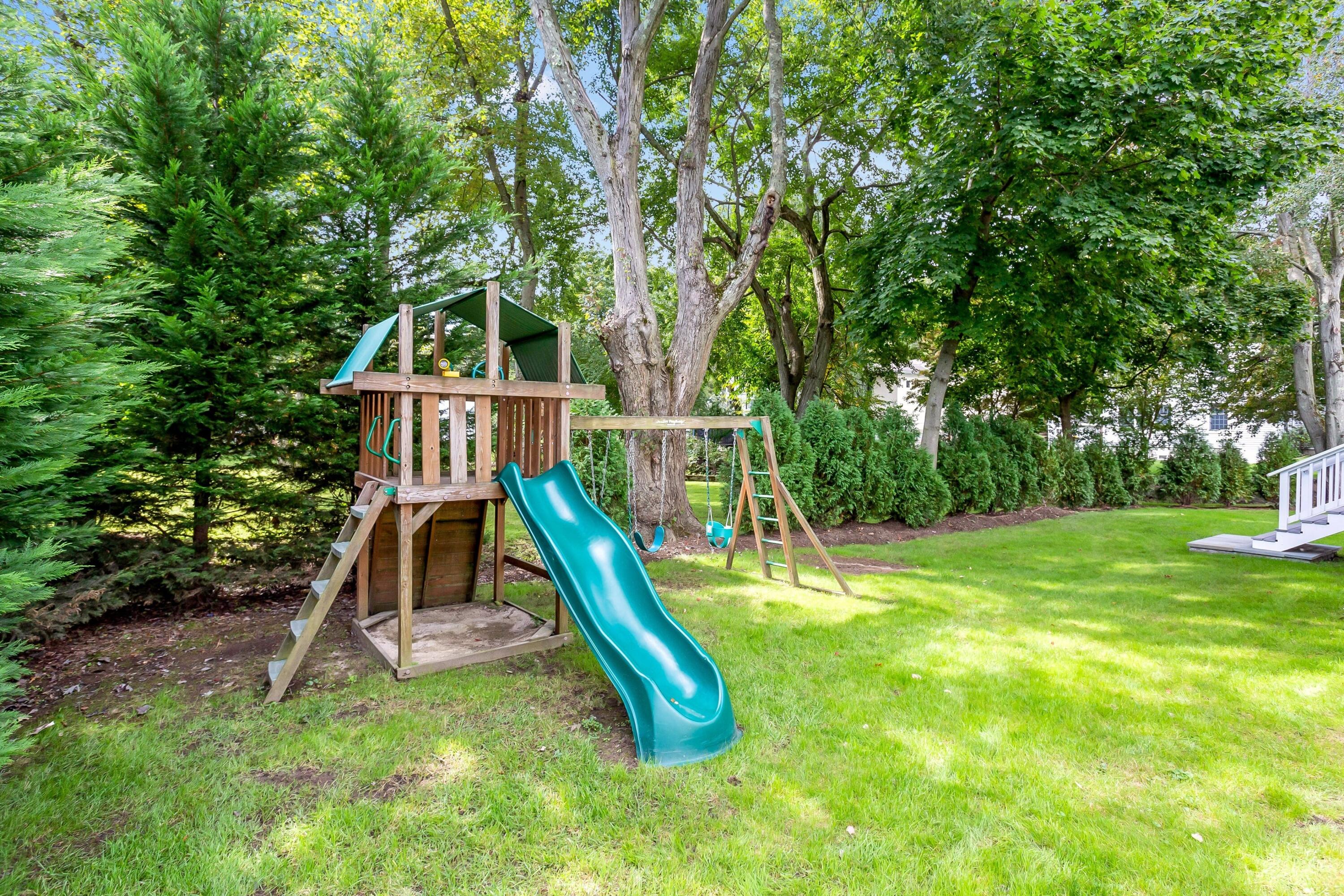 23 Renshaw Road Darien, CT 06820 - Photo 29 of 34 a view of a park with a slide