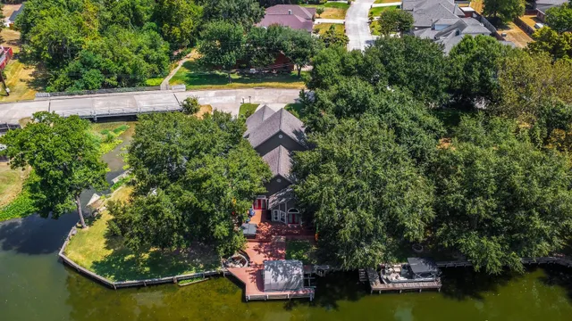 a view of a lake with houses