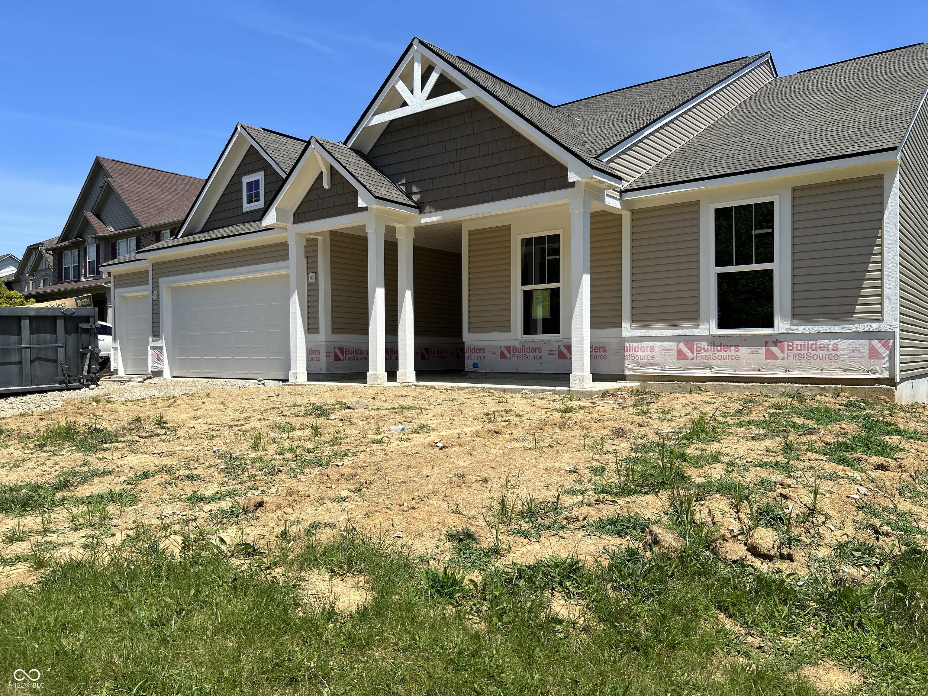 3045 Braeburn Columbus, IN 47201 - Photo 2 of 9